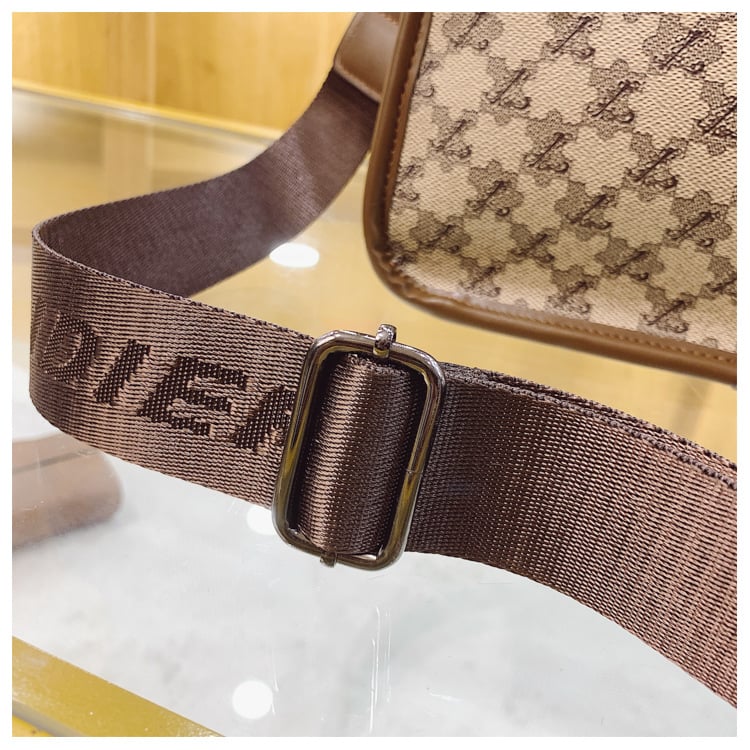 Fashionable And Trendy Crossbody Bag