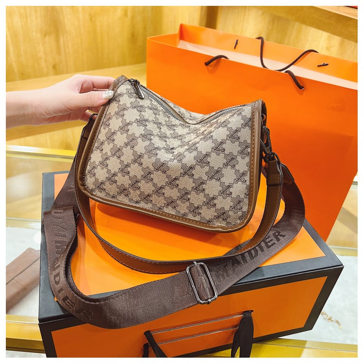 Fashionable And Trendy Crossbody Bag
