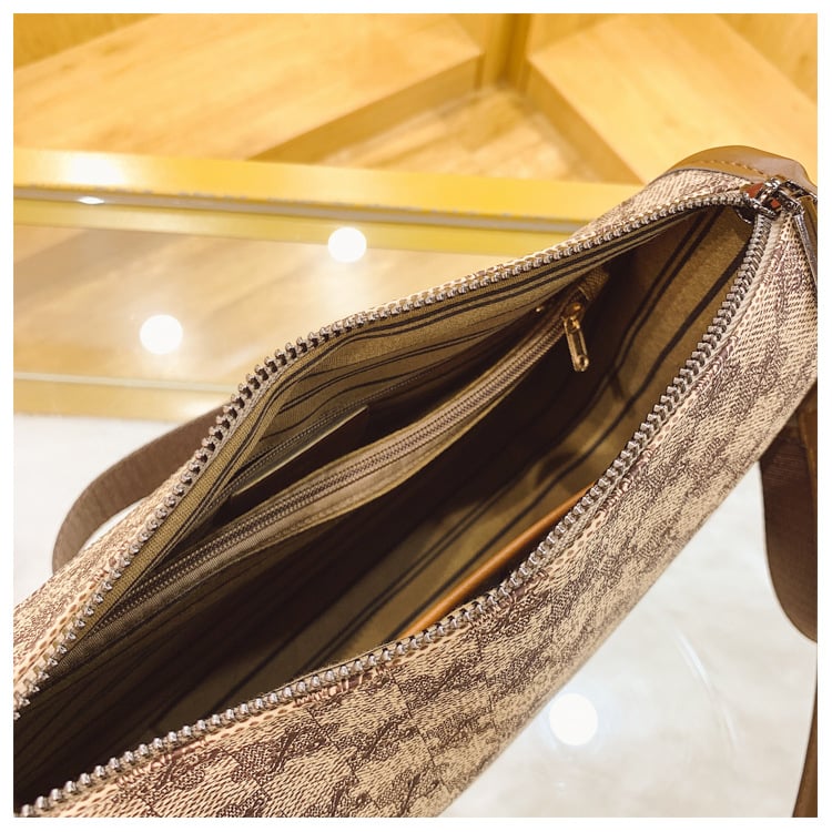 Fashionable And Trendy Crossbody Bag