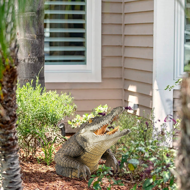 Garden Swamp Gator Statue