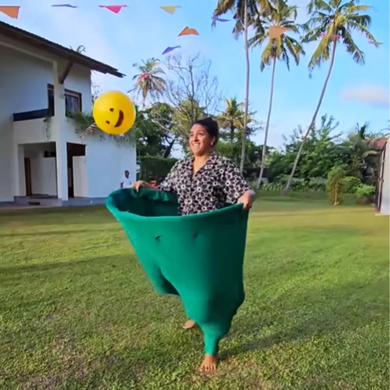 🏐Funny Family Granny Pants Yard Game